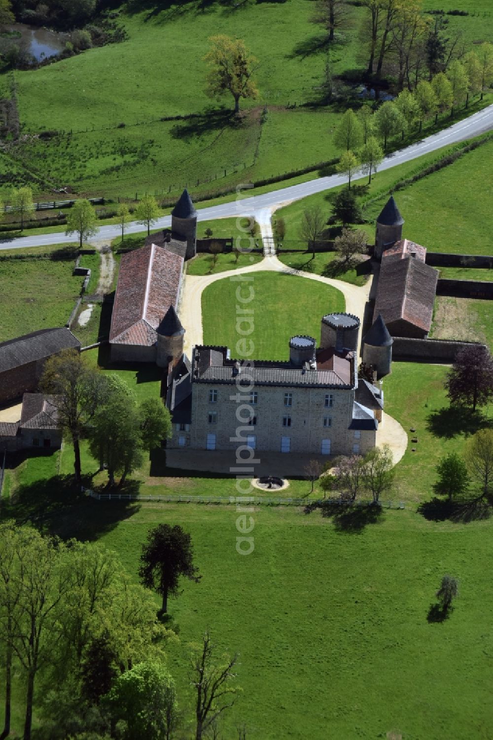 Aerial photograph Cussac - Palace in Cussac in Aquitaine Limousin Poitou-Charentes, France