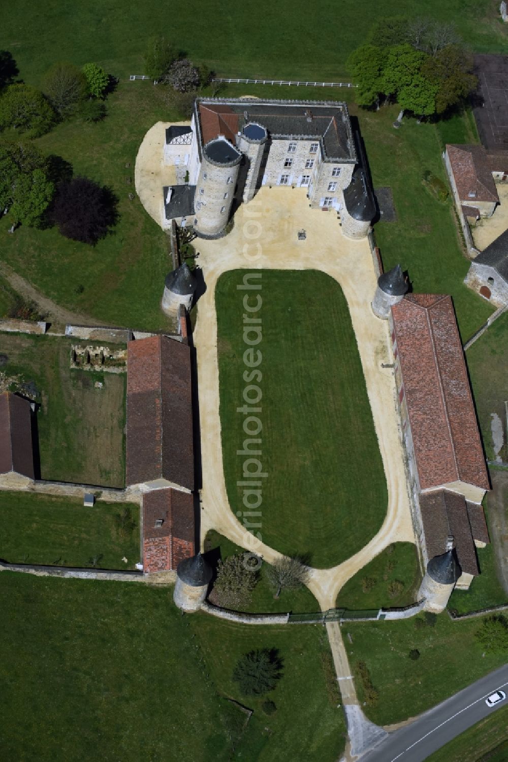 Aerial photograph Cussac - Palace in Cussac in Aquitaine Limousin Poitou-Charentes, France