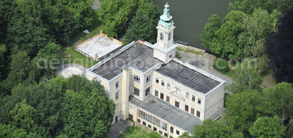 Aerial photograph Schönwalde - Palace Dammsmuehle in Schoenwalde in the state Brandenburg, Germany