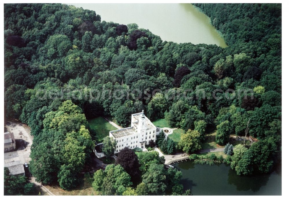 Aerial photograph Schönwalde - Palace Dammsmuehle in Schoenwalde in the state Brandenburg, Germany