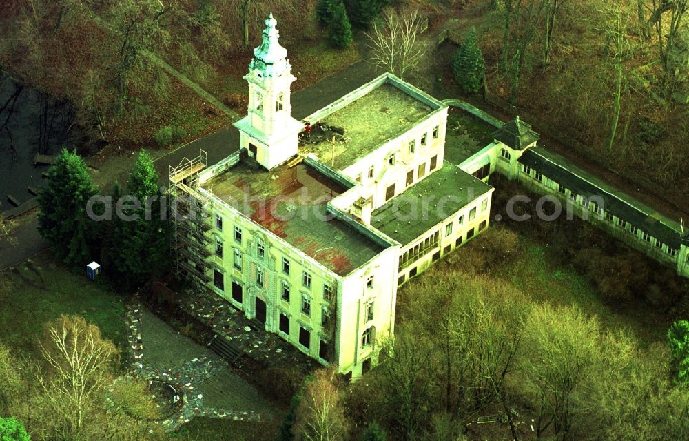 Schönwalde from the bird's eye view: Palace Dammsmuehle in Schoenwalde in the state Brandenburg, Germany