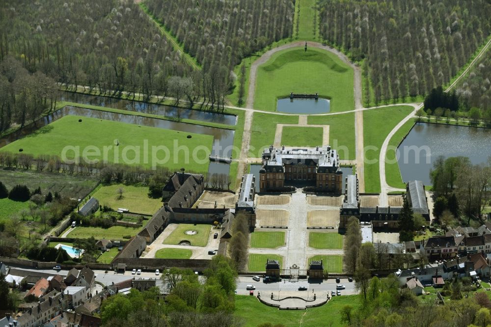 Aerial image Dampierre-en-Yvelines - Palace Dampierre in Dampierre-en-Yvelines in Ile-de-France, France