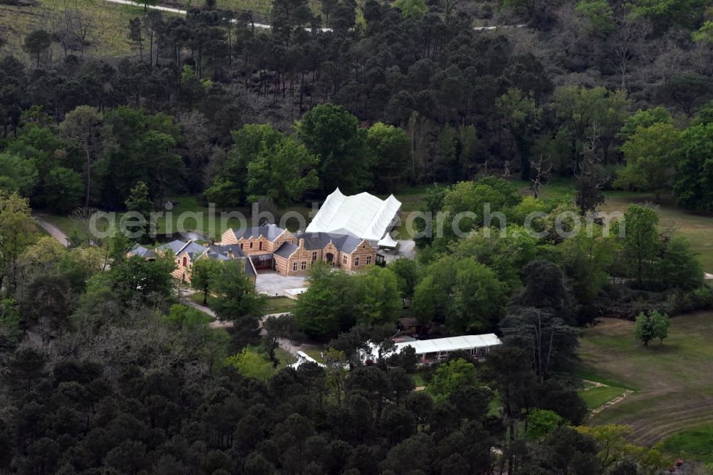 Saint-Selve from the bird's eye view: Palace Domaine de Grenade on Route de Portets in Saint-Selve in Aquitaine Limousin Poitou-Charentes, France