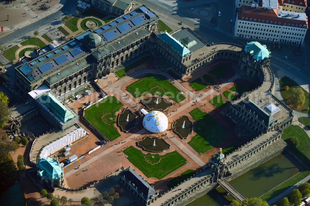 Dresden from the bird's eye view: Palace of the castle Dresdner Zwinger on Theaterplatz - Sophienstrasse in the district Altstadt in Dresden in the federal state of Saxony, Germany