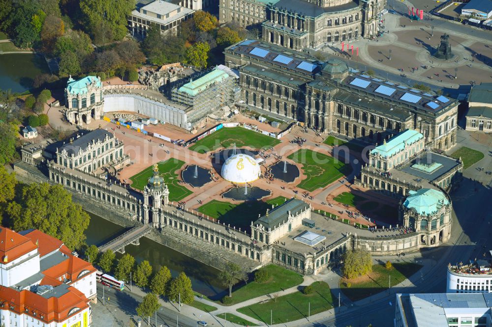 Dresden from the bird's eye view: Palace of the castle Dresdner Zwinger on Theaterplatz - Sophienstrasse in the district Altstadt in Dresden in the federal state of Saxony, Germany