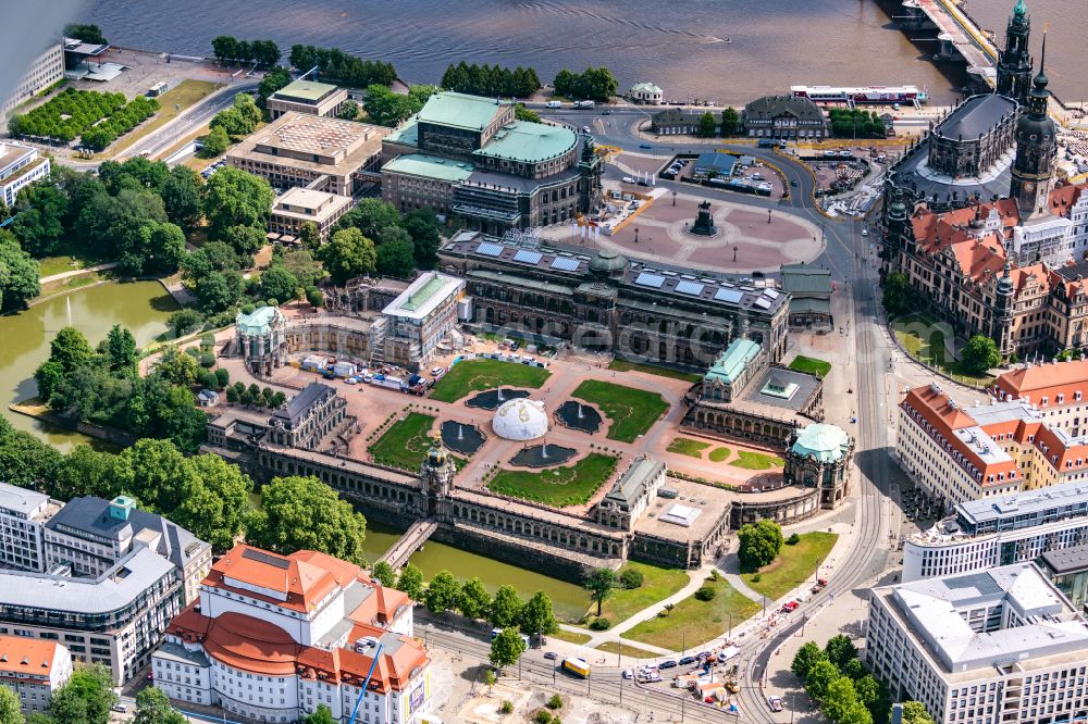 Aerial image Dresden - Palace of the castle Dresdner Zwinger on Theaterplatz - Sophienstrasse in the district Altstadt in Dresden in the federal state of Saxony, Germany