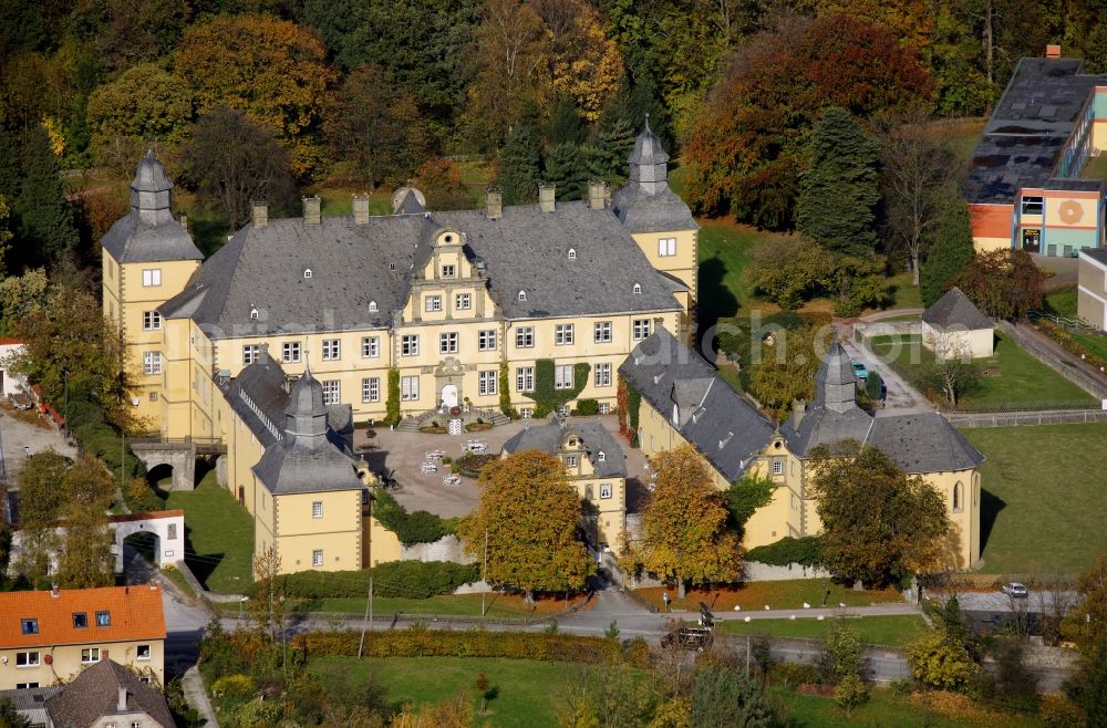 Eringerfeld from the bird's eye view: Palace in Eringerfeld in the state North Rhine-Westphalia, Germany