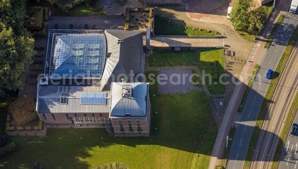 Aerial image Gelsenkirchen - Palace Erlebnismuseum Schloss Horst on the Turfstrasse in the district Horst in Gelsenkirchen at Ruhrgebiet in the state North Rhine-Westphalia, Germany