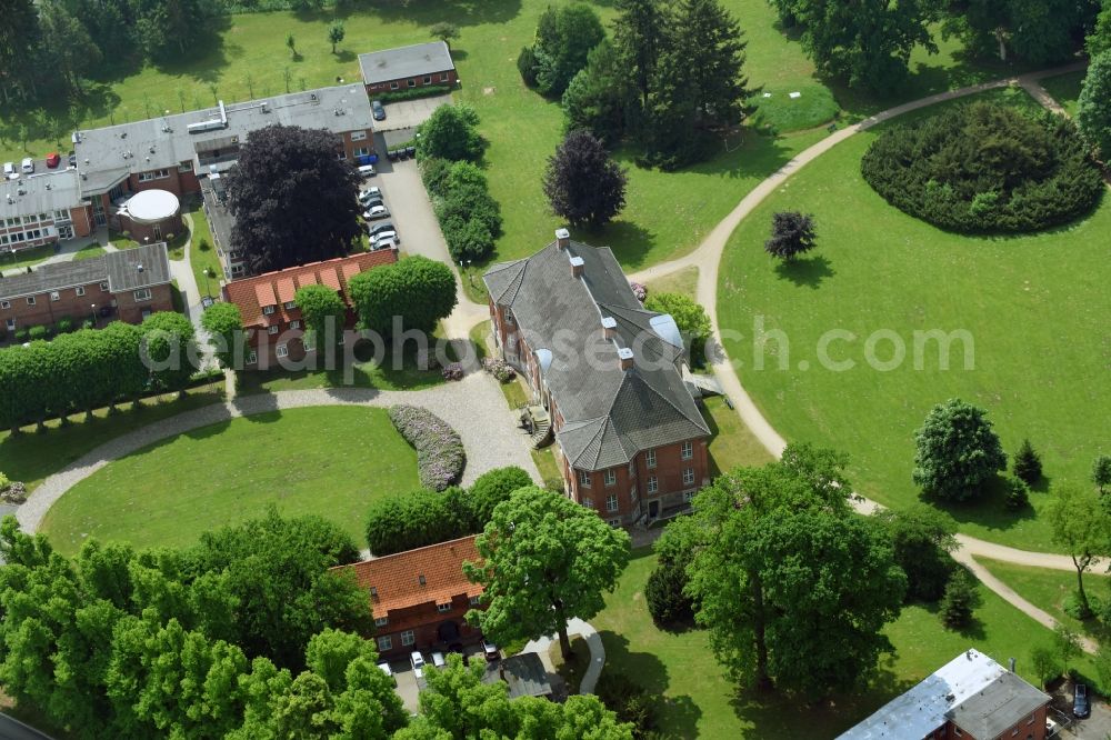 Aerial image Sülfeld - Palace Forschungszentrum Borstel Leibniz-Zentrum fuer Medizin and Biowissenschaften on Parkallee in the district Borstel in Suelfeld in the state Schleswig-Holstein, Germany