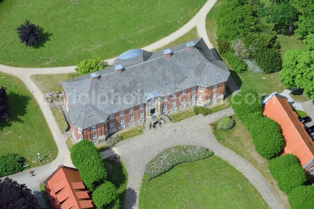 Sülfeld from above - Palace Forschungszentrum Borstel Leibniz-Zentrum fuer Medizin and Biowissenschaften on Parkallee in the district Borstel in Suelfeld in the state Schleswig-Holstein, Germany