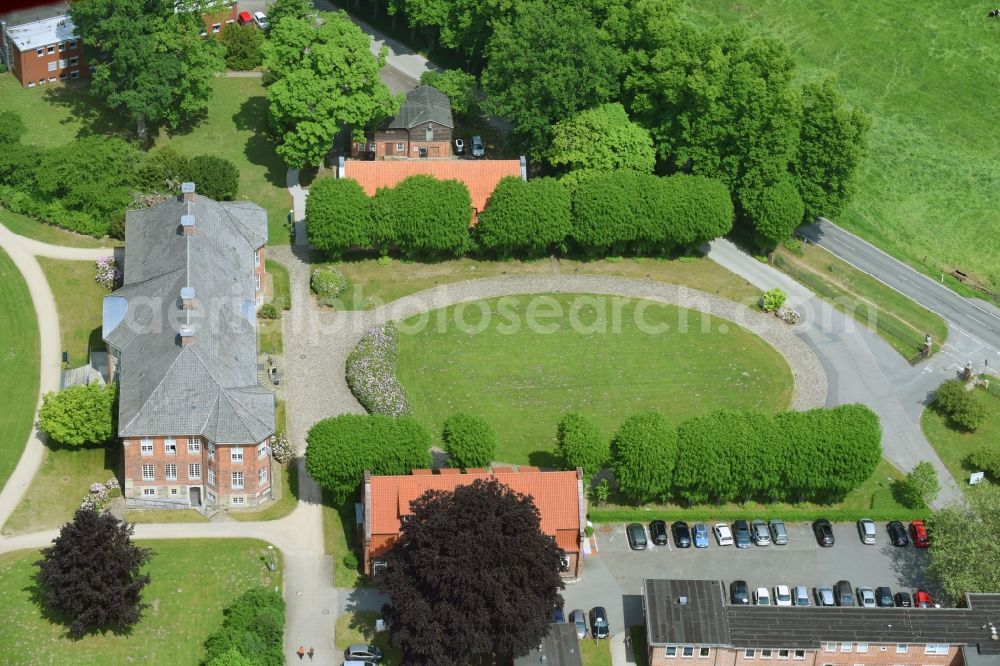 Aerial image Sülfeld - Palace Forschungszentrum Borstel Leibniz-Zentrum fuer Medizin and Biowissenschaften on Parkallee in the district Borstel in Suelfeld in the state Schleswig-Holstein, Germany