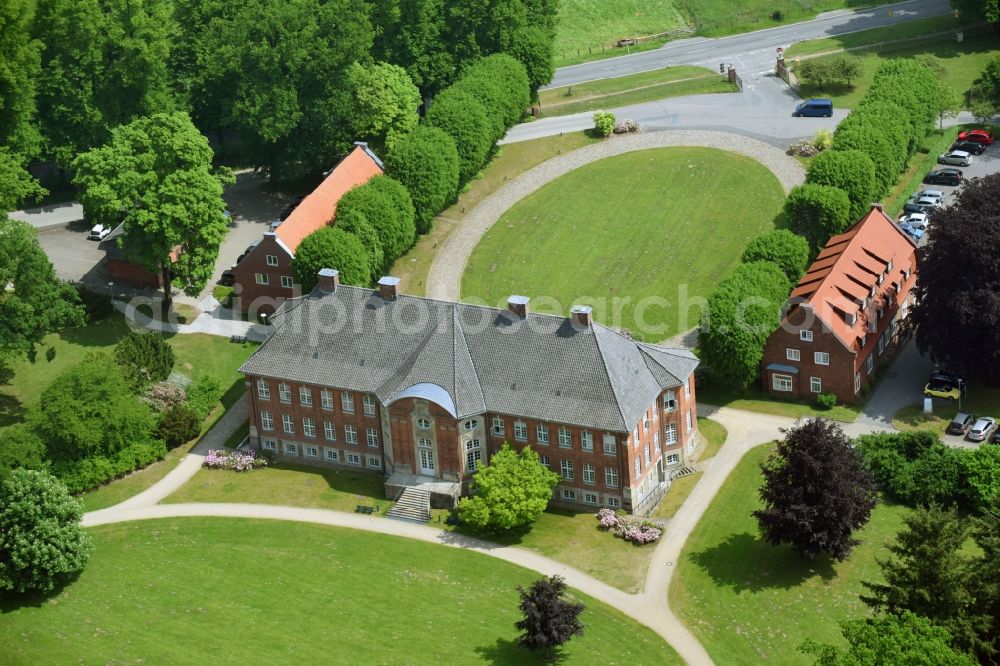 Sülfeld from above - Palace Forschungszentrum Borstel Leibniz-Zentrum fuer Medizin and Biowissenschaften on Parkallee in the district Borstel in Suelfeld in the state Schleswig-Holstein, Germany