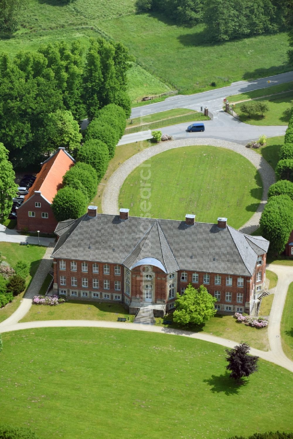 Aerial image Sülfeld - Palace Forschungszentrum Borstel Leibniz-Zentrum fuer Medizin and Biowissenschaften on Parkallee in the district Borstel in Suelfeld in the state Schleswig-Holstein, Germany