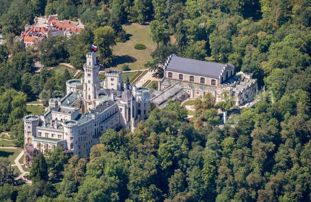 Hluboka nad Vltavou from the bird's eye view: Palace Frauenberg in Hluboka nad Vltavou in Jihocesky kraj, Czech Republic