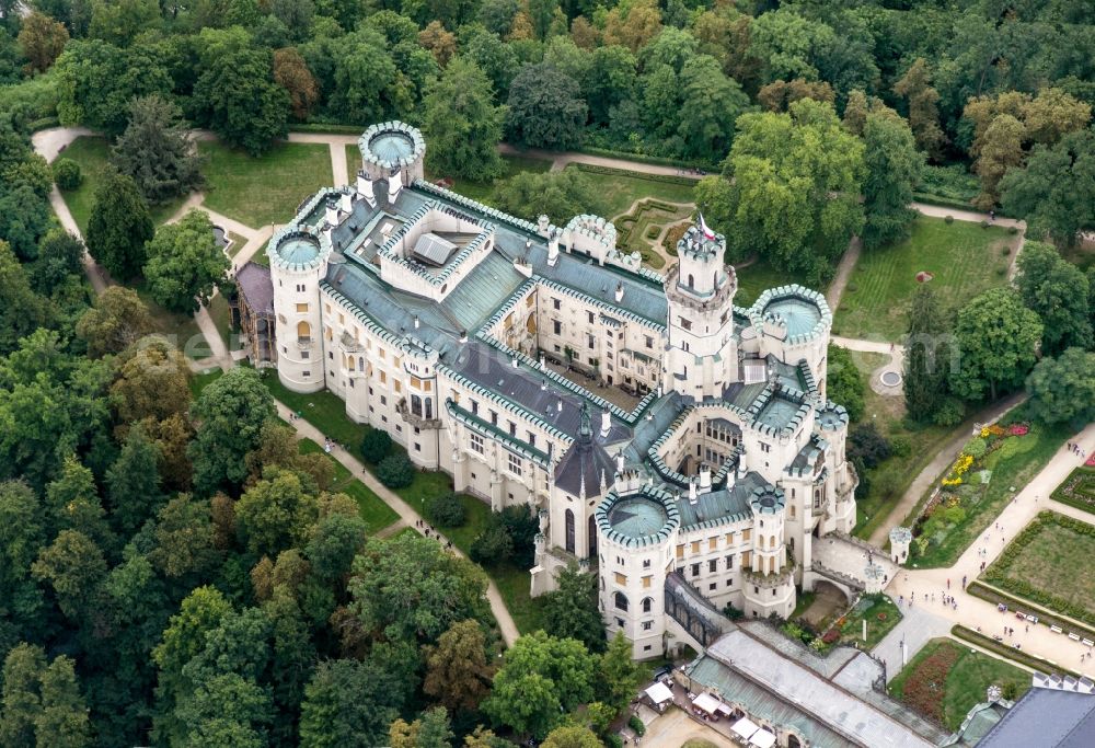 Aerial image Hluboka nad Vltavou - Palace Frauenberg in Hluboka nad Vltavou in Jihocesky kraj, Czech Republic