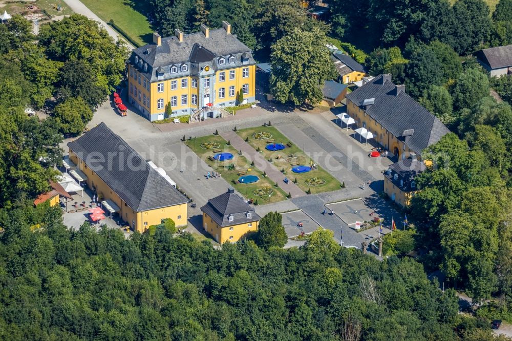 Aerial image Bottrop - Palace Freizeitpark Schloss Beck in Bottrop in the state North Rhine-Westphalia, Germany