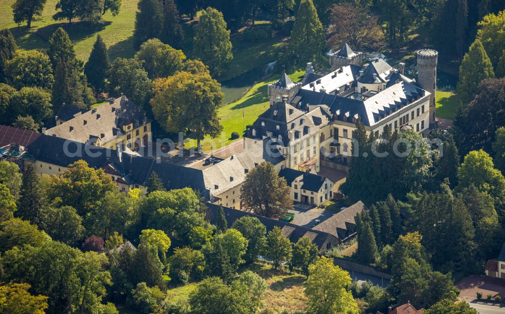 Aerial image Arnsberg - palace Jagdschloss Herdringen - Schloss Herdringen Zum Herdringer Schloss in the district Herdringen in Arnsberg at Sauerland in the state North Rhine-Westphalia, Germany