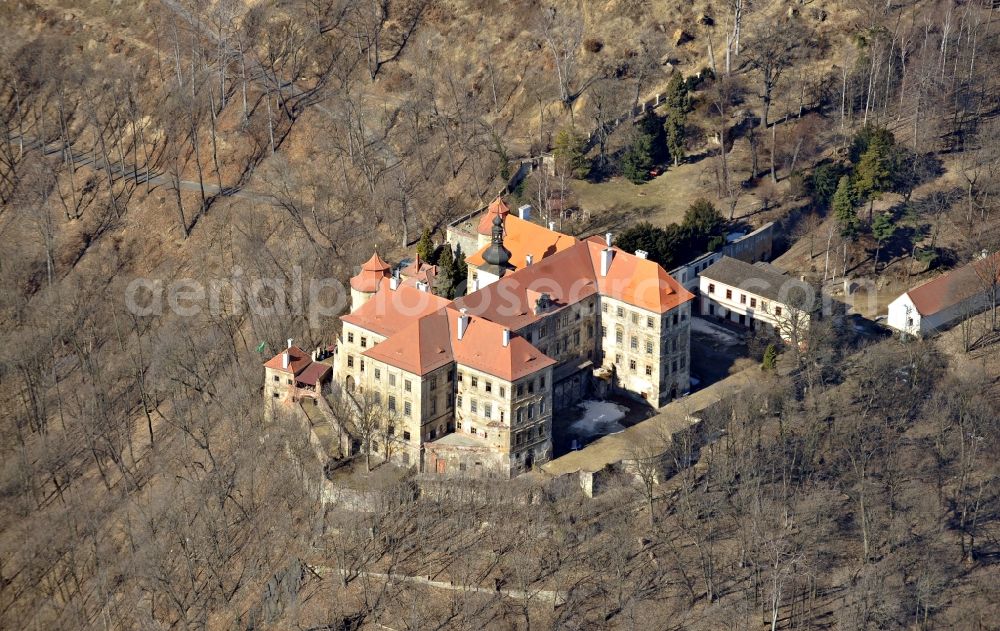 Horni Jiretin from the bird's eye view: Palace Jezeri in Horni Jiretin - Ober Georgenthal in Ustecky kraj - Aussiger Region, Czech Republic