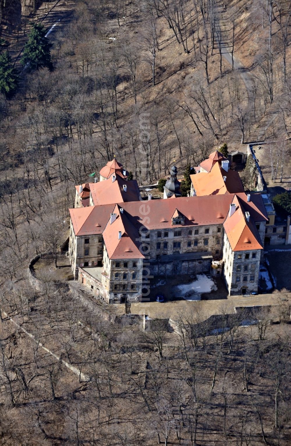 Aerial photograph Horni Jiretin - Ober Georgenthal - Palace Jezeri in Horni Jiretin - Ober Georgenthal in Ustecky kraj - Aussiger Region, Czech Republic