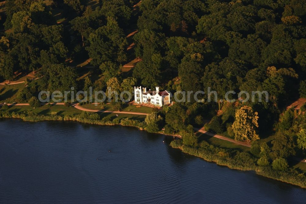 Potsdam from the bird's eye view: Palace Kleines Schloss on lake Tiefer See in Potsdam in the state Brandenburg