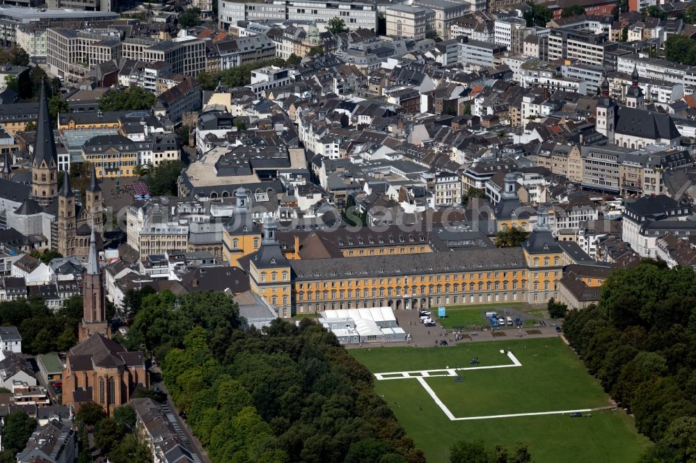 Bonn from the bird's eye view: Palace Kurfuerstliches Schloss Am Hof in Bonn, in the state North Rhine-Westphalia, Germany