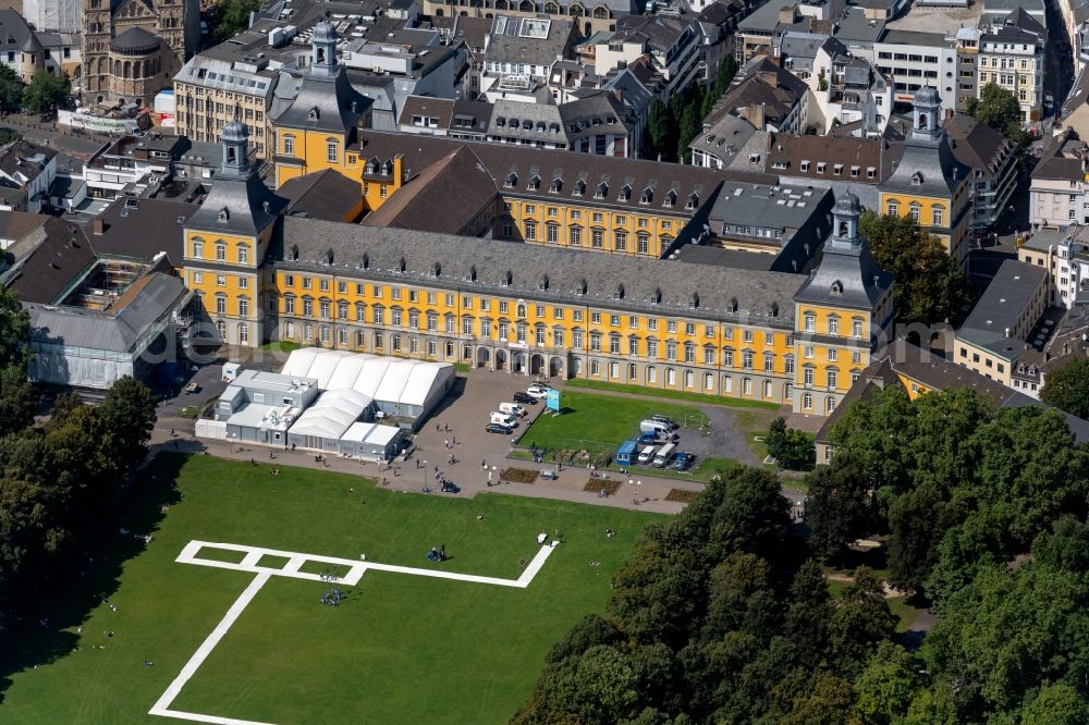 Aerial image Bonn - Palace Kurfuerstliches Schloss Am Hof in Bonn, in the state North Rhine-Westphalia, Germany