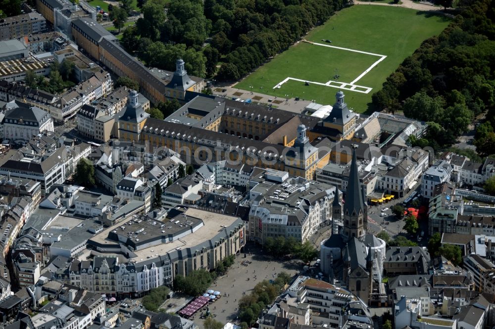 Bonn from the bird's eye view: Palace Kurfuerstliches Schloss Am Hof in the district Zentrum in Bonn, in the state North Rhine-Westphalia, Germany