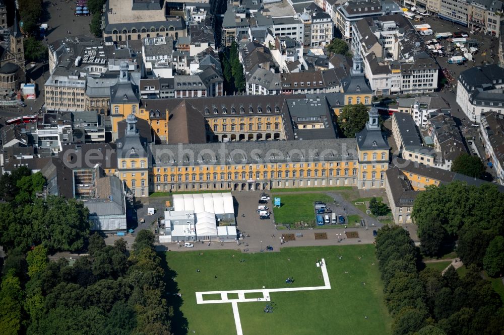 Bonn from the bird's eye view: Palace Kurfuerstliches Schloss Am Hof in the district Zentrum in Bonn, in the state North Rhine-Westphalia, Germany