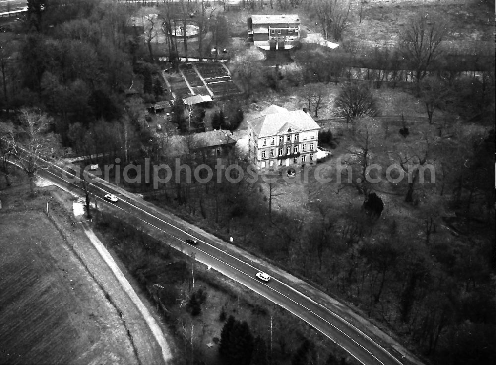 Rheurdt from the bird's eye view: Palace Leyenburg in Rheurdt in the state North Rhine-Westphalia, Germany