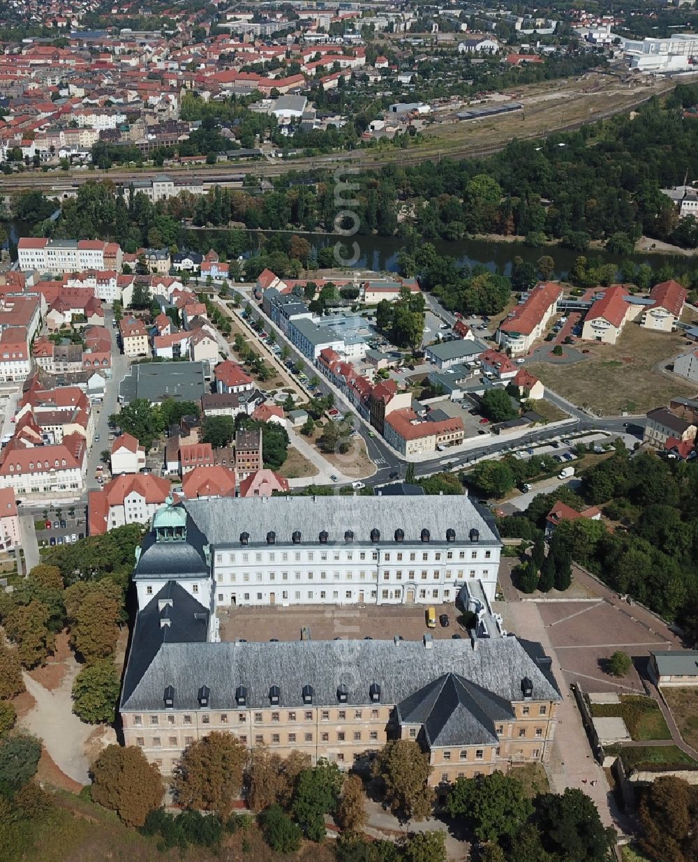 Weißenfels from the bird's eye view: Palace Museum Schloss Neu-Augustusburg in Weissenfels in the state Saxony-Anhalt, Germany