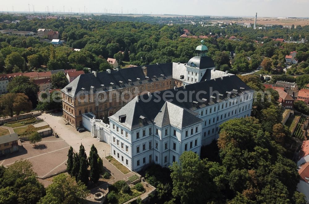 Weißenfels from the bird's eye view: Palace Museum Schloss Neu-Augustusburg in Weissenfels in the state Saxony-Anhalt, Germany