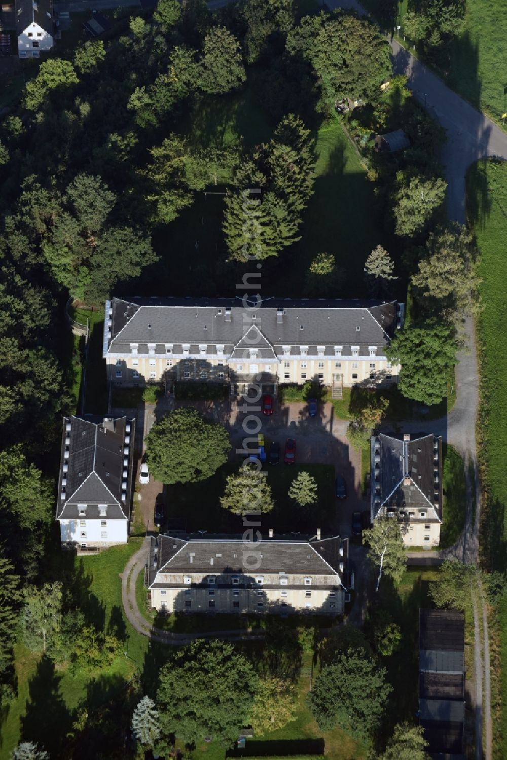 Niederdorf from above - Palace in the Jahnsdorfer Street in Niederdorf in the state Saxony