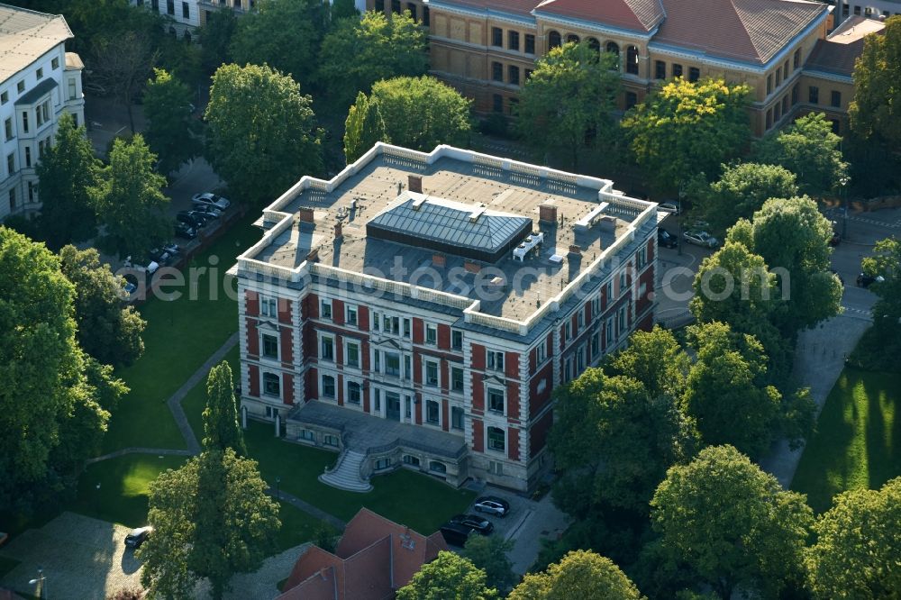 Aerial photograph Magdeburg - Palace Palais on Fuerstenwall on Hegelstrasse in Magdeburg in the state Saxony-Anhalt, Germany