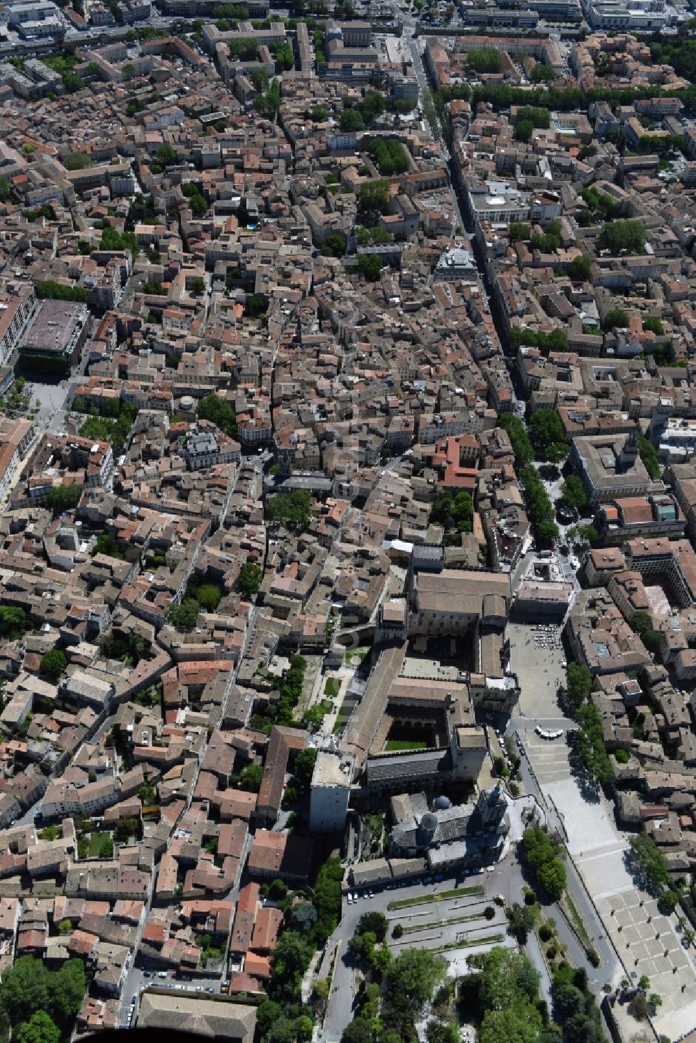 Avignon from the bird's eye view: Palace Palais des Papes on Place du Palais in Avignon in Provence-Alpes-Cote d'Azur, France