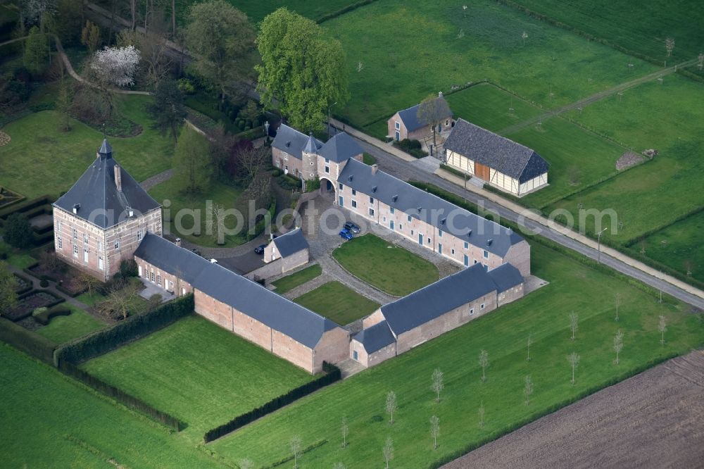 Kortessem from the bird's eye view: Palace Printhagendreef in Kortessem in Vlaan deren, Belgium