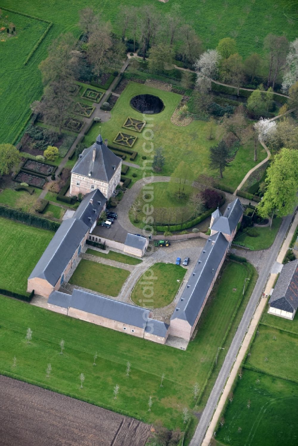 Kortessem from above - Palace Printhagendreef in Kortessem in Vlaan deren, Belgium