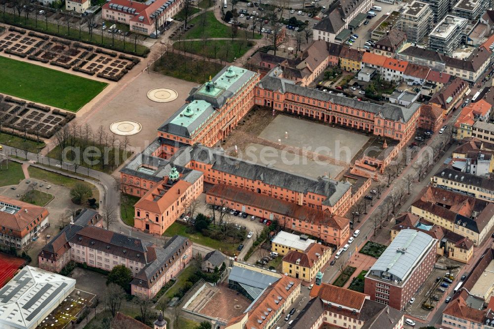 Aerial photograph Rastatt - Palace Residenzschloss Rastatt in Rastatt in the state Baden-Wuerttemberg, Germany