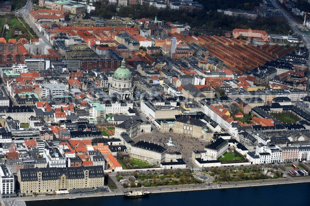 Aerial photograph Kopenhagen - Palace Schloss Amalienborg on Slotsplads in Copenhagen in Denmark