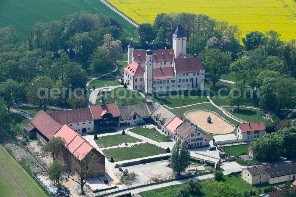 Aerial image Steindorf - Palace Schloss Hofhegnenberg in Steindorf in the state Bavaria, Germany