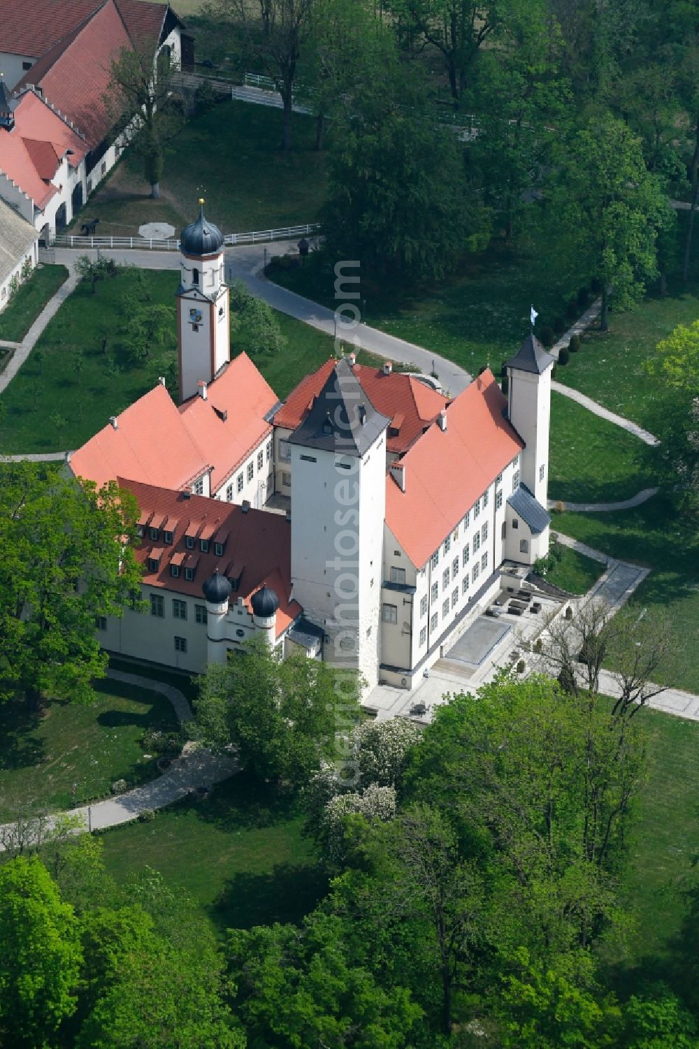 Aerial photograph Steindorf - Palace Schloss Hofhegnenberg in Steindorf in the state Bavaria, Germany