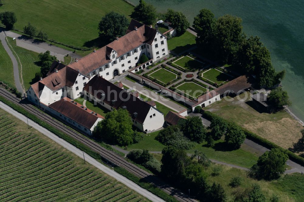 Aerial photograph Uhldingen-Mühlhofen - Palace Schloss Maurach on street Birnau-Maurach in Uhldingen-Muehlhofen at Bodensee in the state Baden-Wuerttemberg, Germany