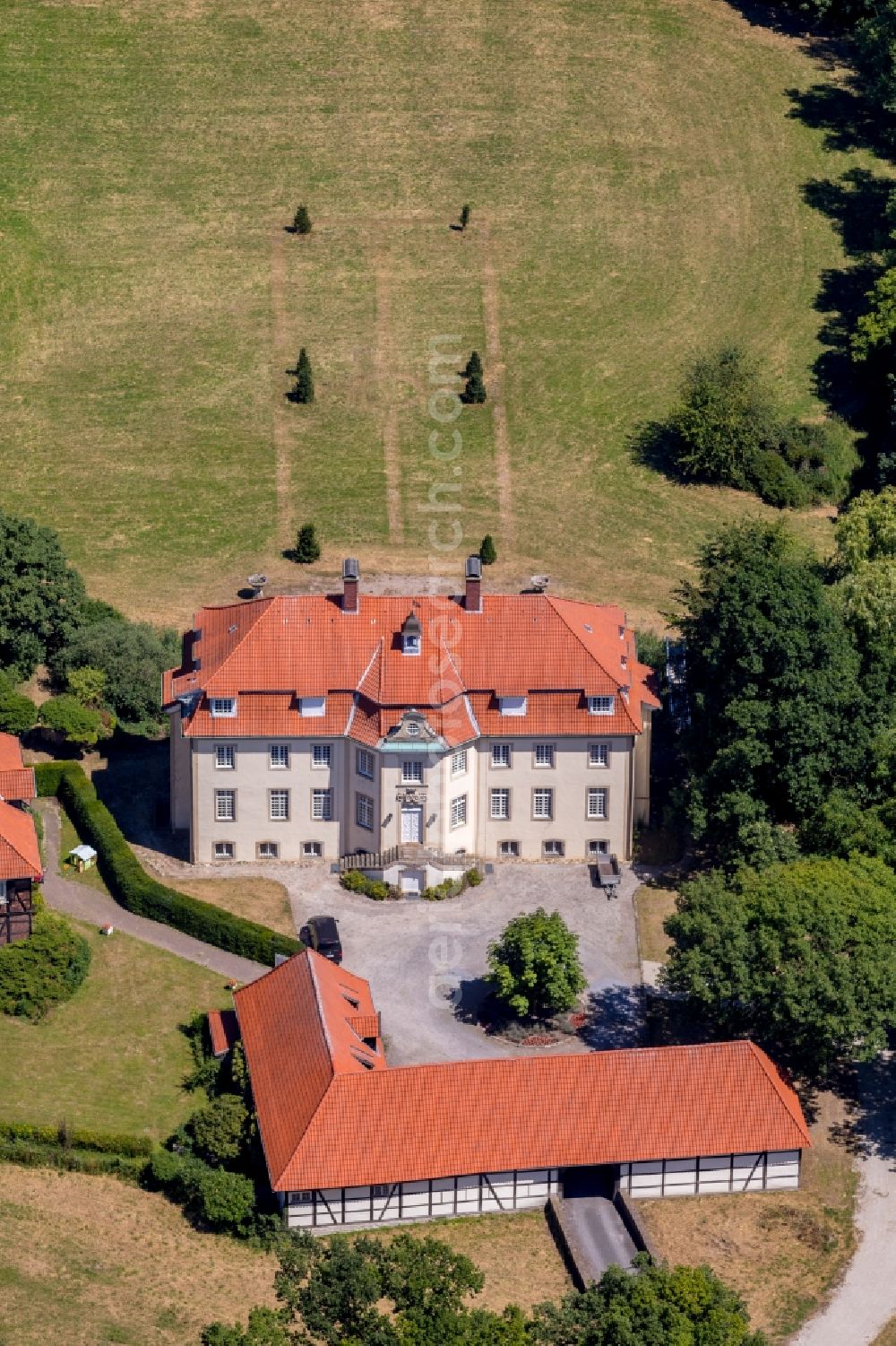 Ennigerloh from the bird's eye view: Palace Schloss Vornholz on Steinpatt in Ennigerloh in the state North Rhine-Westphalia, Germany