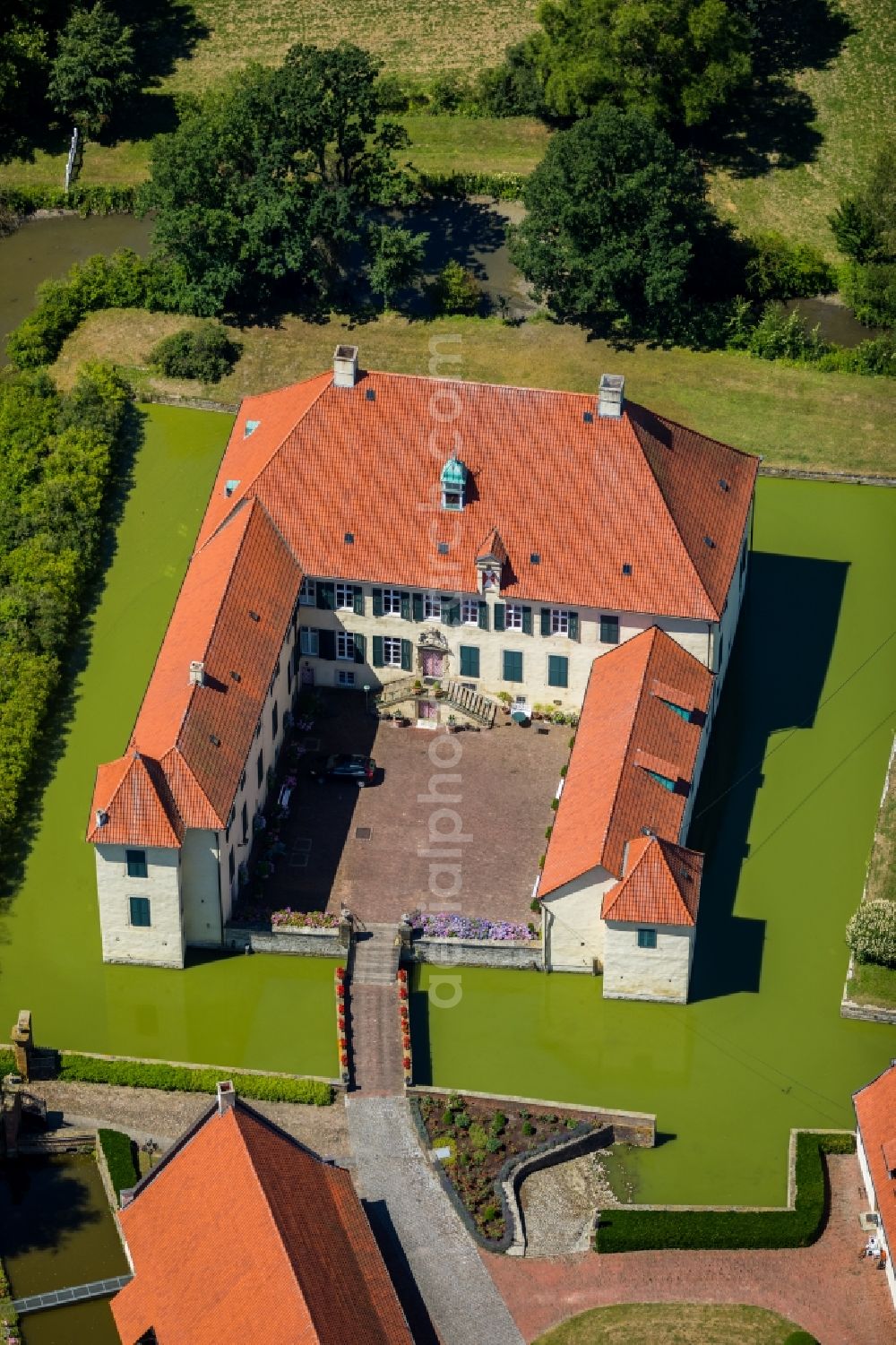 Ennigerloh from above - Palace Schloss Vornholz on Steinpatt in Ennigerloh in the state North Rhine-Westphalia, Germany