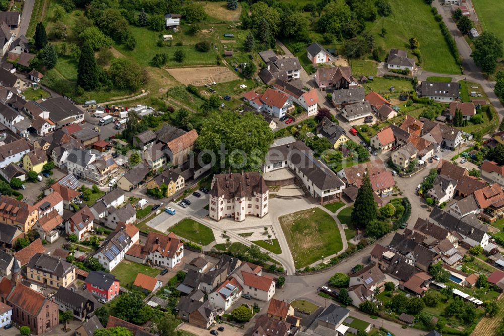 Aerial photograph Schmieheim - Palace in Schmieheim in the state Baden-Wuerttemberg, Germany