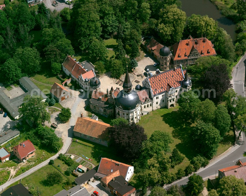 Schönfeld from the bird's eye view: Palace Schoenfelder Traumschloss in Schoenfeld in the state Saxony, Germany