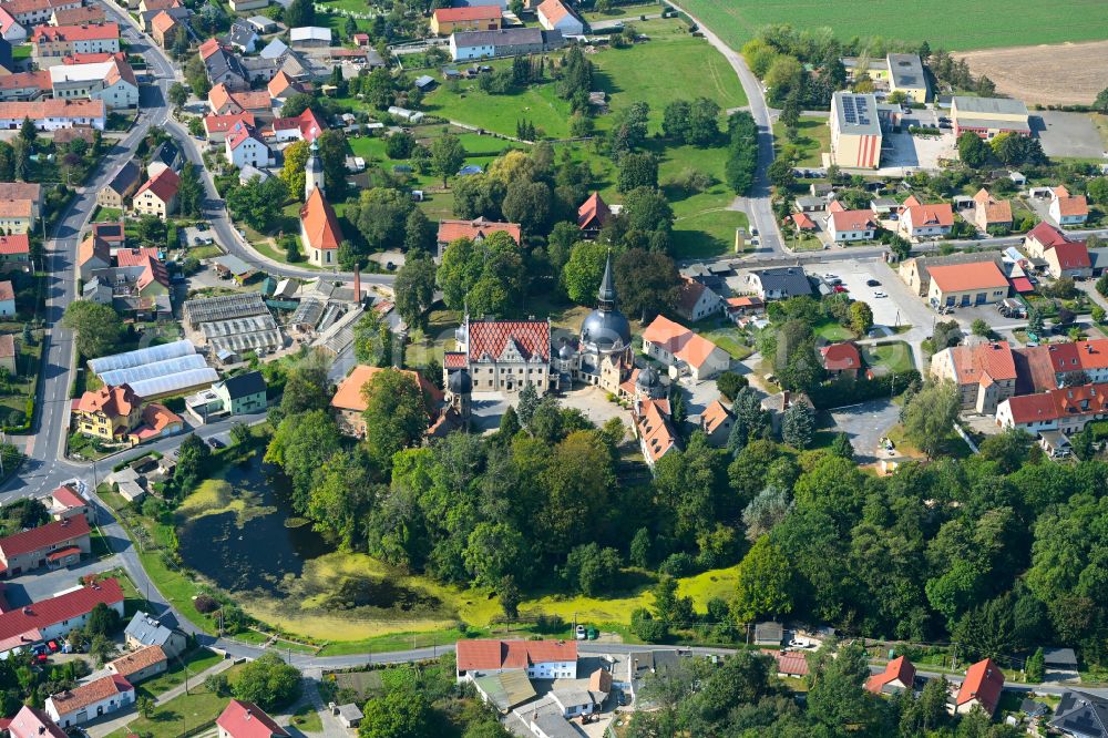 Aerial photograph Schönfeld - Palace Schoenfelder Traumschloss in Schoenfeld in the state Saxony, Germany