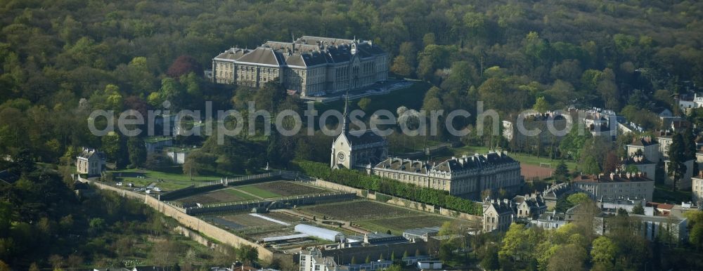 Aerial image Meudon - Palace Village Educatif Saint-Philippe - Apprentis d'Auteuil on Rue du PA?re Brottier in Meudon in Ile-de-France, France