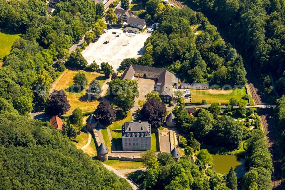 Aerial photograph Velbert - Palace Vorburg Schloss Hardenberg in Velbert in the state North Rhine-Westphalia, Germany