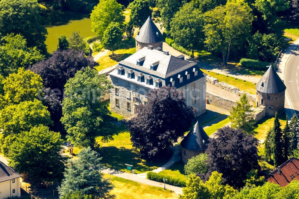 Velbert from the bird's eye view: Palace Vorburg Schloss Hardenberg in Velbert in the state North Rhine-Westphalia, Germany