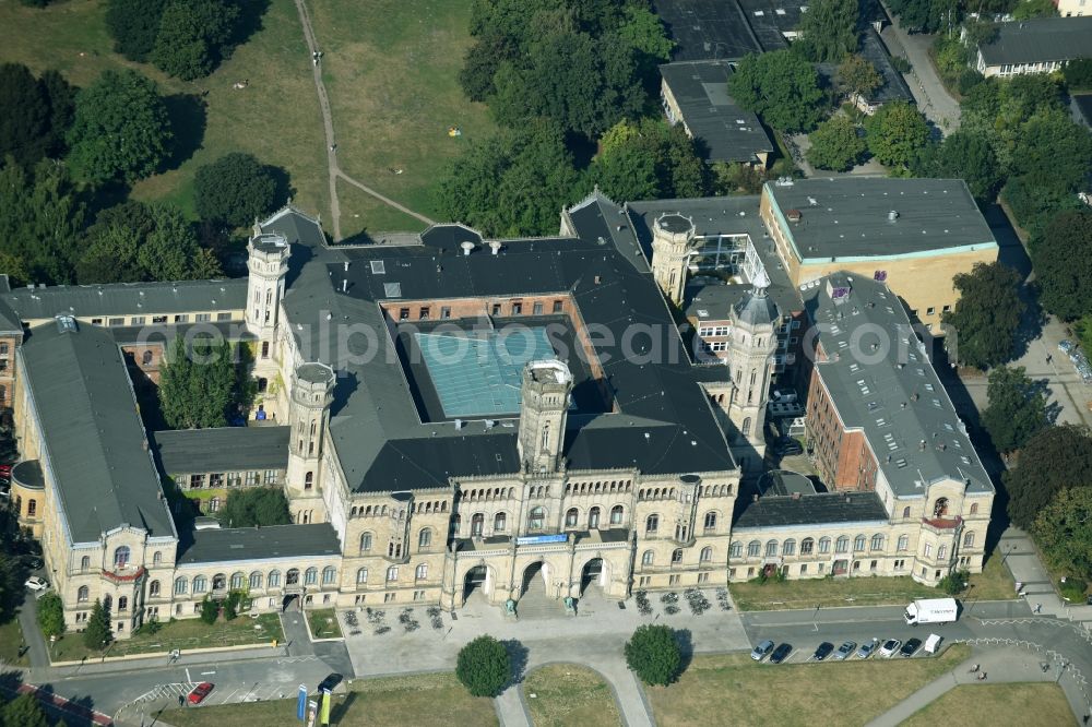 Hannover from the bird's eye view: Palace Welfenschloss im Welfengarten in Hannover in the state Lower Saxony